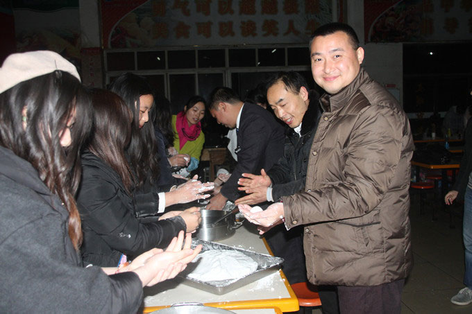 <b>做湯圓<div   id=