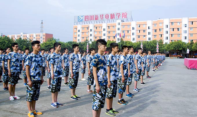 我院2016秋季軍訓(xùn)大片已拉開(kāi)序幕！