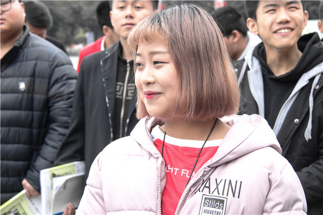 從航空服務(wù)到設(shè)計(jì)師，她更愛(ài)這里