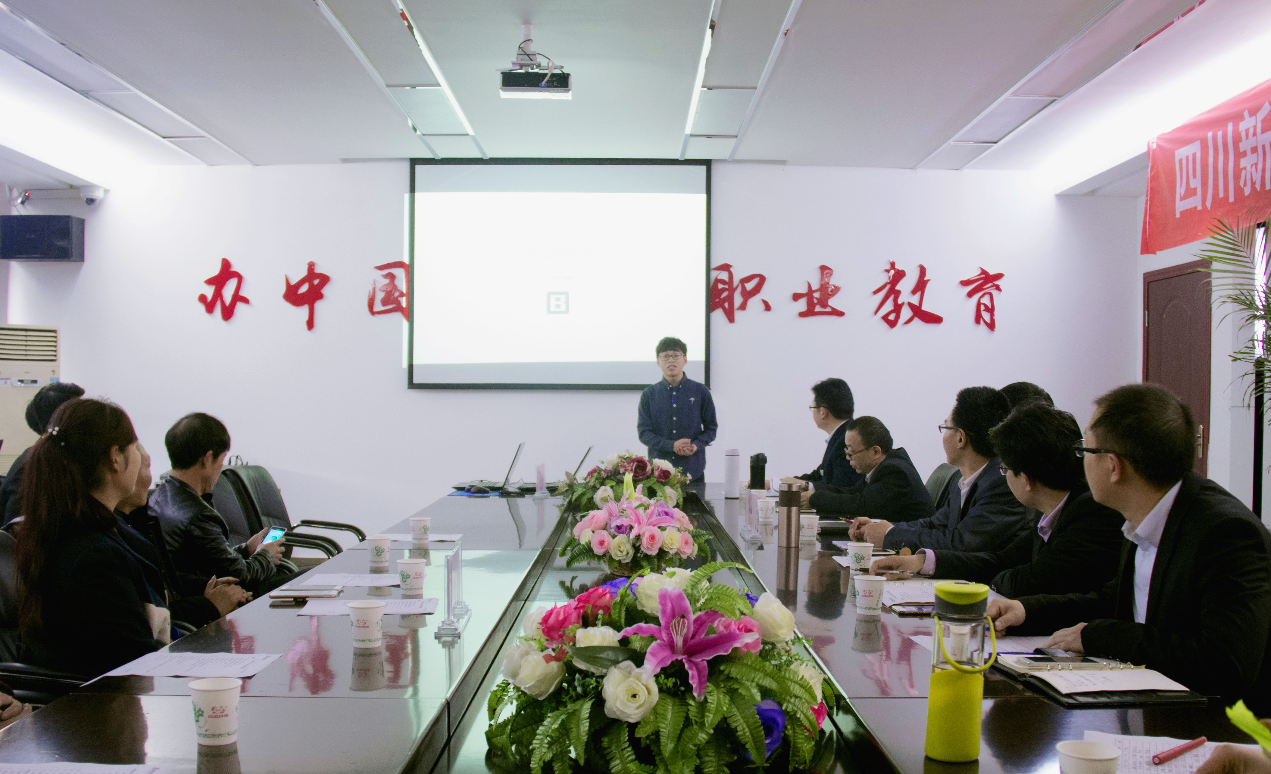幸福就是，畢業(yè)答辯時有父母的見證