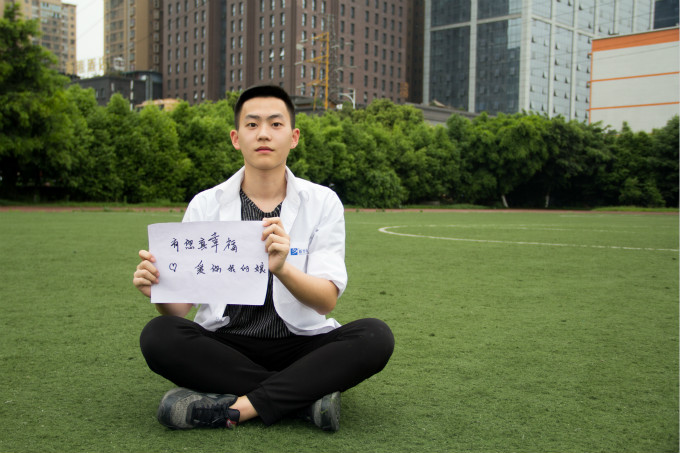 在母親節(jié)來臨之際，他們有些話想對母親說