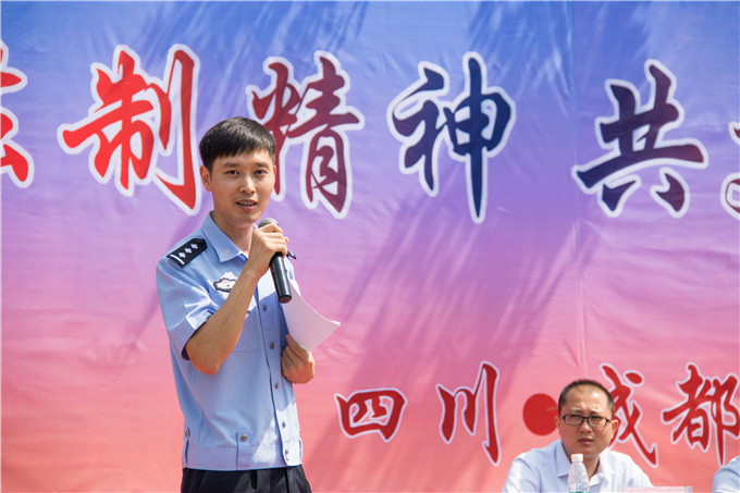 四川新華電腦學(xué)院法制安全講座圓滿(mǎn)結(jié)束