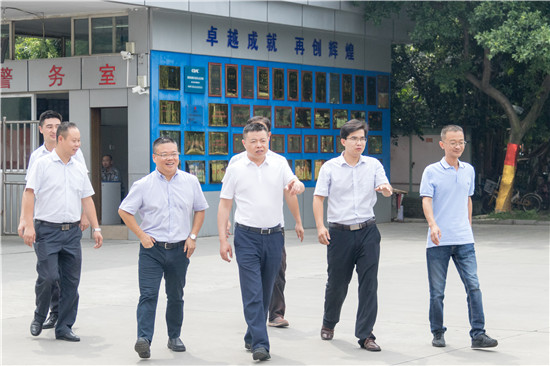 區(qū)人力資源和社會保障局、就業(yè)局領(lǐng)導(dǎo)蒞臨我院視察