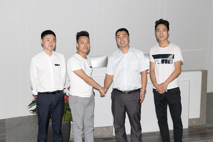 與智能握手，四川新華電腦學院學子企業(yè)參觀行
