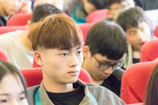 互聯(lián)網(wǎng)實(shí)戰(zhàn)大課堂CEO張磊告訴你如何掌握未來