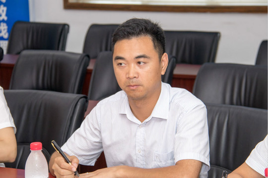 熱烈歡迎國開區(qū)四川省網(wǎng)商總部經(jīng)濟產(chǎn)業(yè)園領導蒞臨四川新華