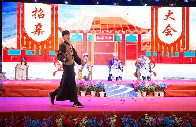 “慶國(guó)慶·迎新生”暨四川新華2018年秋季開(kāi)學(xué)典禮圓滿落幕