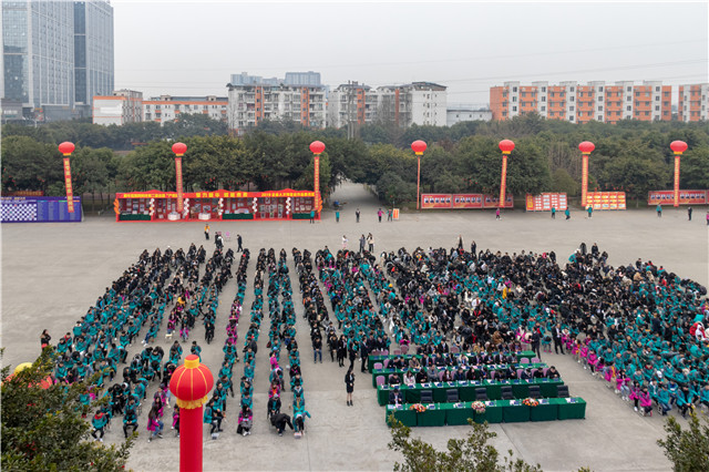 【兩會(huì)聚焦】我國(guó)首次將就業(yè)政策置于宏觀政策層面