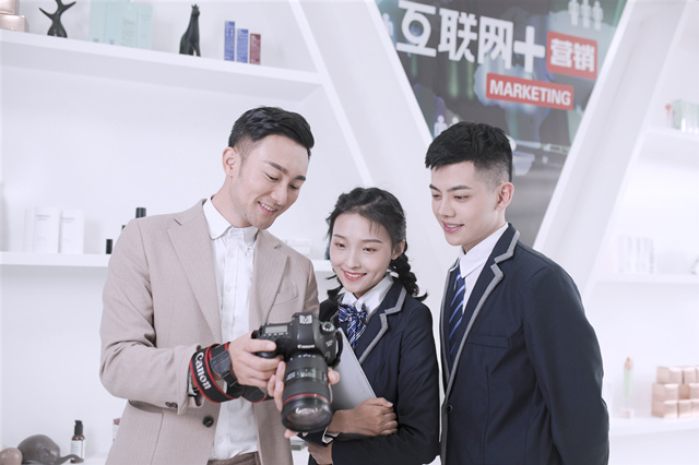 職業(yè)教育迎來(lái)發(fā)展新機(jī)遇,新華如何讓萬(wàn)千學(xué)子畢業(yè)即就業(yè)