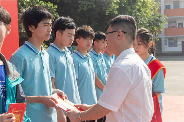 直擊2019優(yōu)秀優(yōu)干頒獎(jiǎng)典禮現(xiàn)場(chǎng)：你的優(yōu)秀從來不缺舞臺(tái)