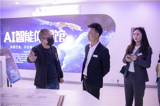 企業(yè)進(jìn)校搶人才,足不出戶就好業(yè)