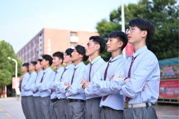 新視角：職業(yè)教育讓青年擁有人生出彩的機(jī)會(huì)