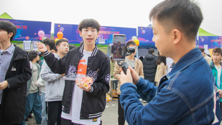 搶搶搶!雙十一學(xué)電商來新華搶名額