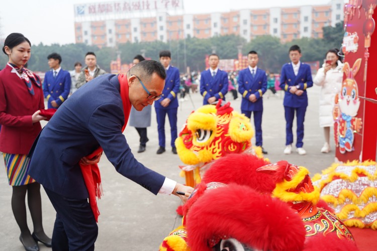 卯兔接福鬧元宵，遺風(fēng)佳韻匯佳節(jié)