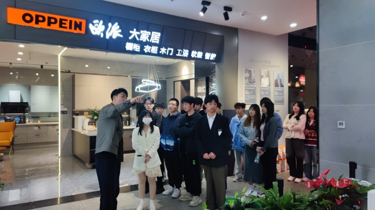 萬(wàn)生進(jìn)千企、百家進(jìn)校園