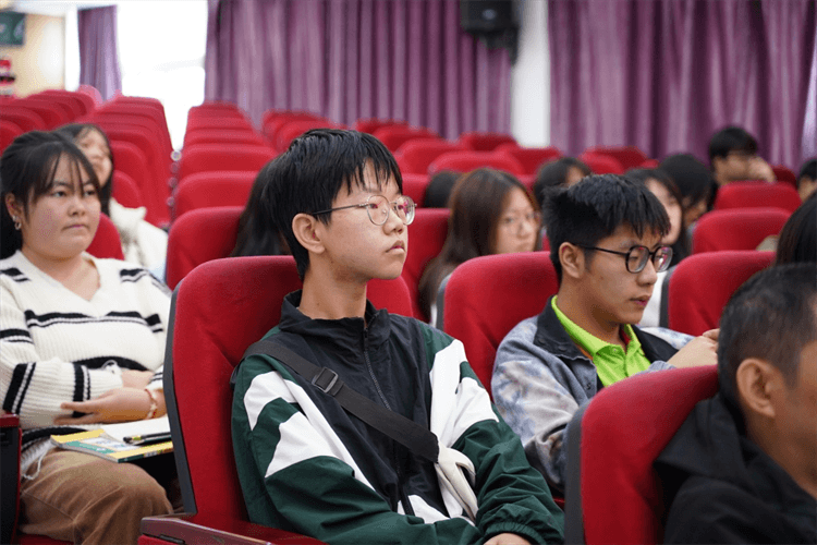 初高中生后悔輟學打工，如何才能重啟校園之旅