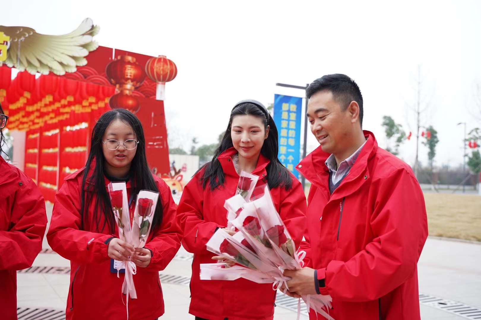 婦女節(jié)！獻(xiàn)給所有成都新華的女老師們