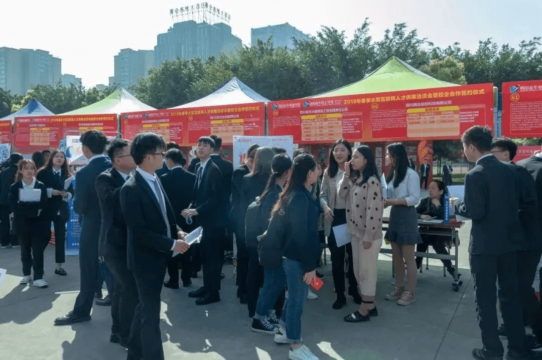 答疑解惑丨職校生為何在就業(yè)市場(chǎng)上備受青睞？