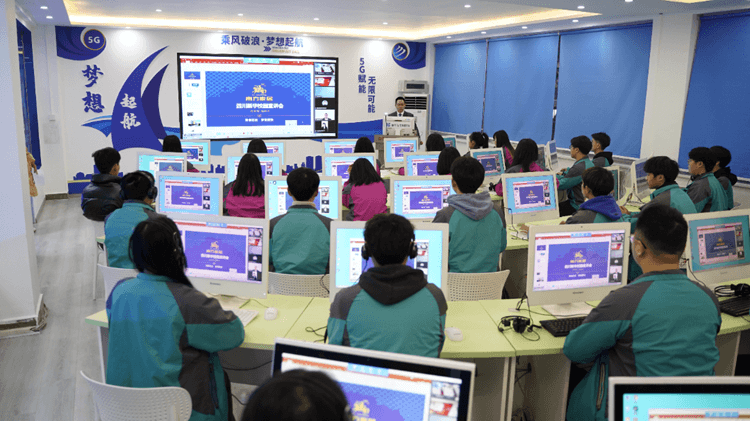 二次擇校為什么選擇成都新華，他們說了這些心里話